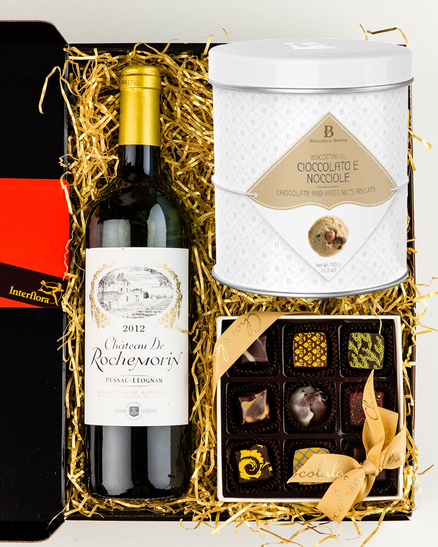 Rochemorin Blanc white wine, chocolates and gourmet cookies