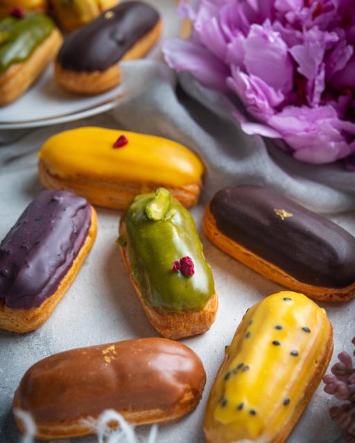 Mini eclairs from Suhkruingel