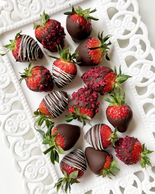 Dark Choco Chanel – Strawberries in dark chcolate